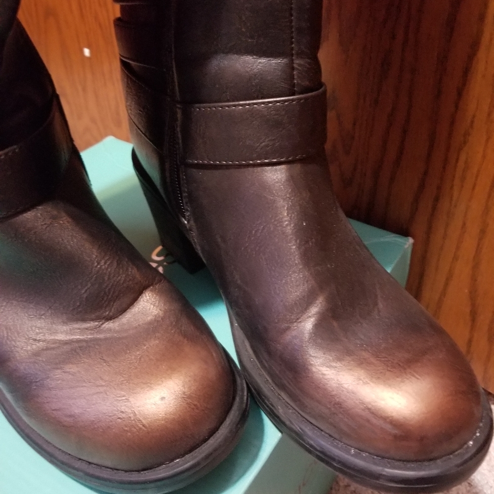 Casey lug heel bronze color boot